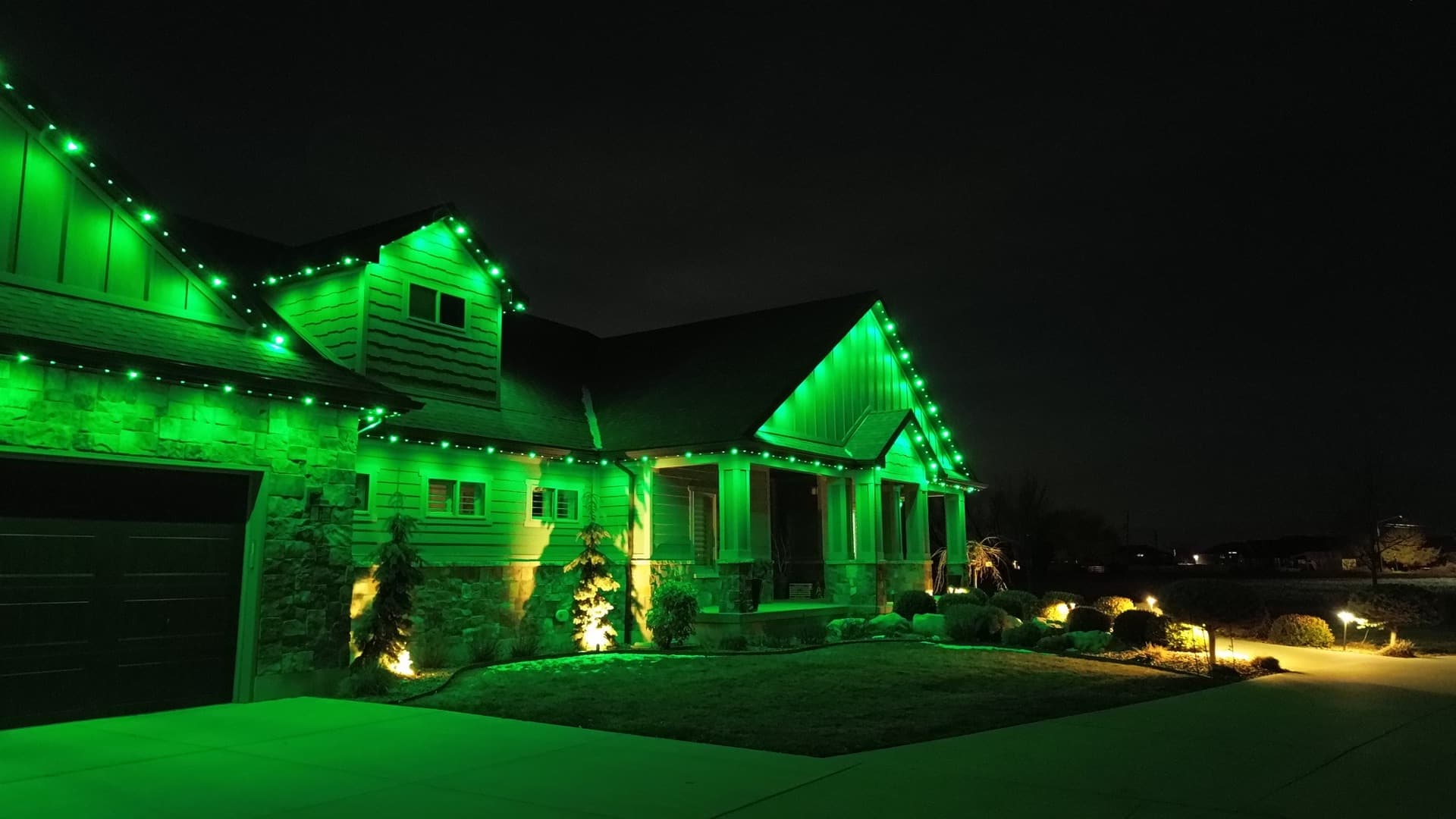 Creating Outdoor Mood Lighting for Salt Lake City Evenings
