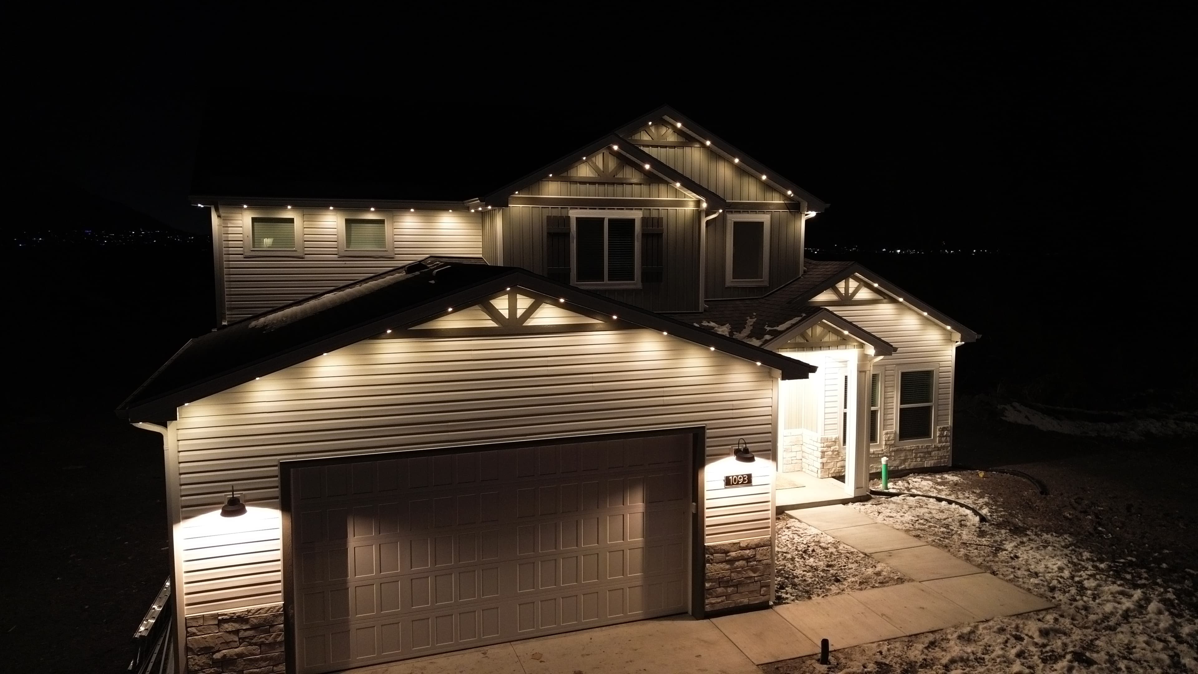 Permanent LED lighting on a Farmington, Utah home